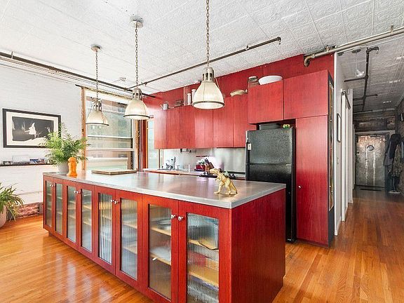 4th image of 17 Thompson St APT 6