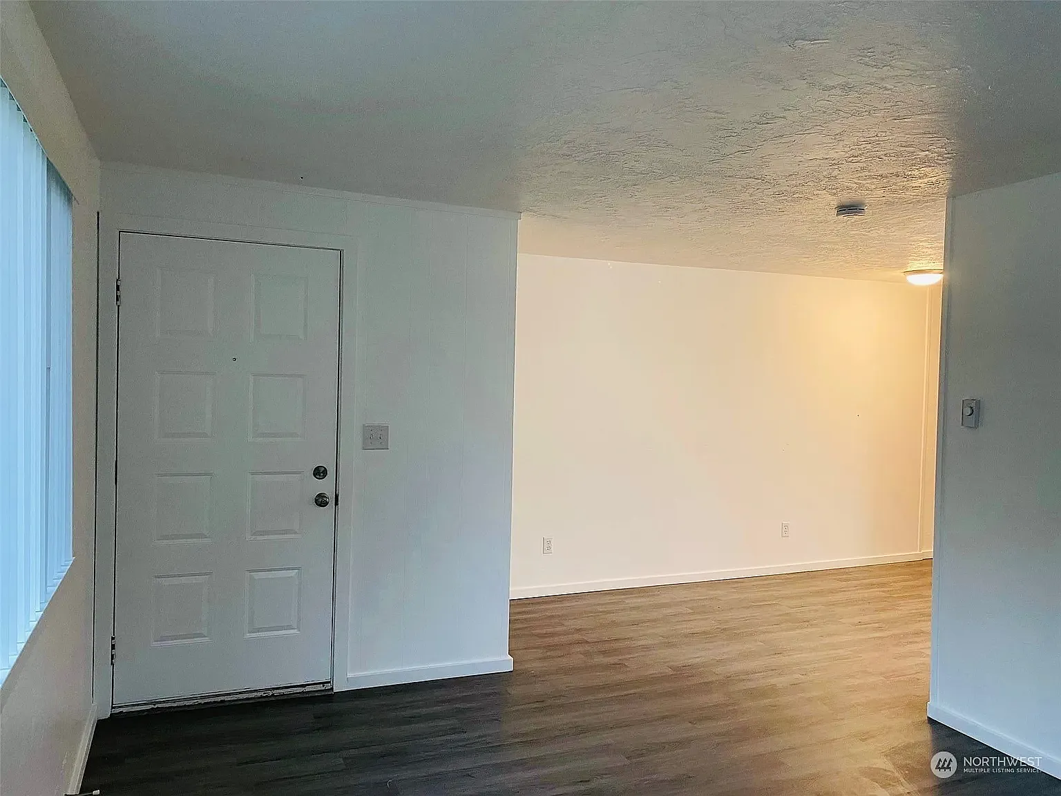 2 bed, 800 sqft, $2,150 — Photo 3