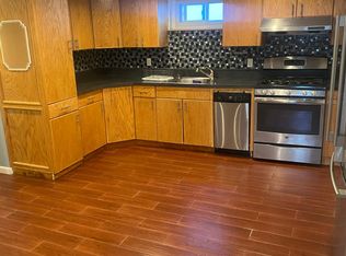 180 10th St, Bethpage, NY 11714