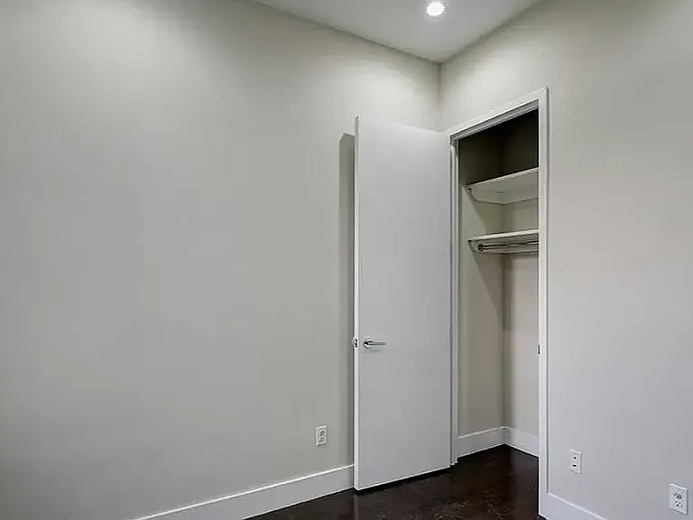 268 Albany Ave #4L — Photo 6