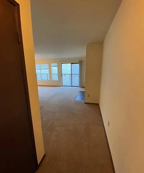 4050 SW Admiral Way — Photo 2