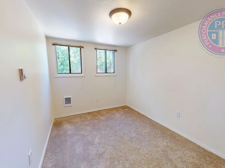 4333 NE 63rd Ave — Photo 14