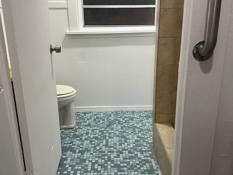 1375 Druid Rd E #2 — Photo 5