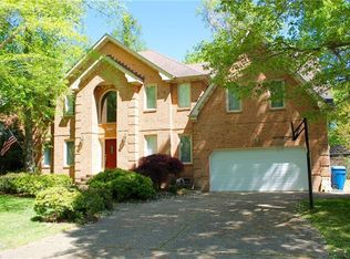 1236 Barn Brook Rd, Virginia Beach, VA 23454