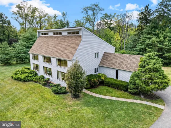 3525 Goshen Rd, Newtown Square, PA 19073