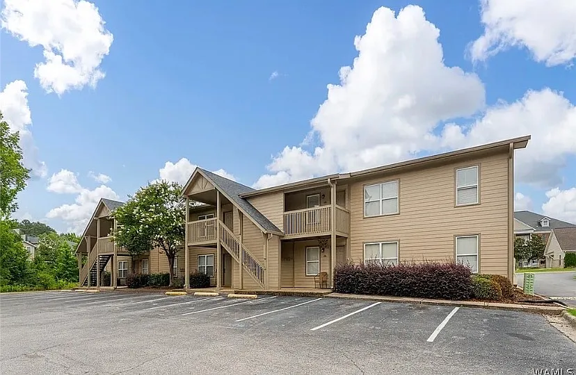 2 bed, 995 sqft, $1,600 — Photo 1