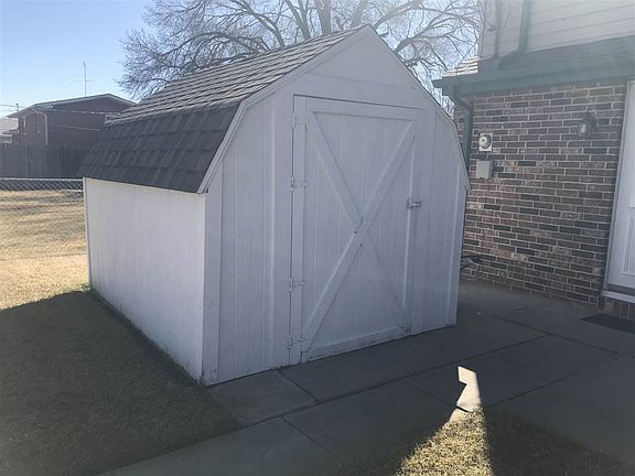 3rd image of 2315 W A St