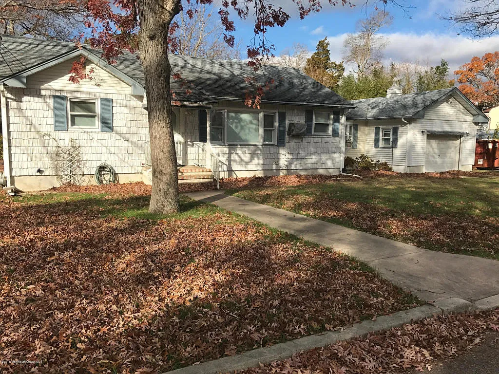 900 Tanglewood Rd photo 1