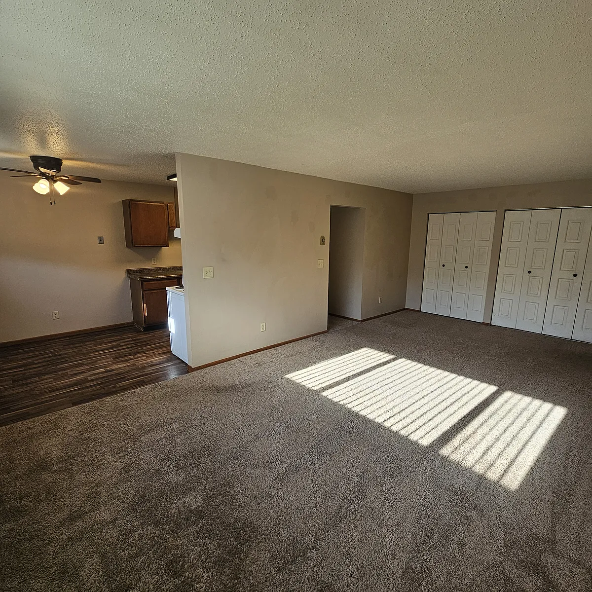 Building Photo - 530 5th St E #103