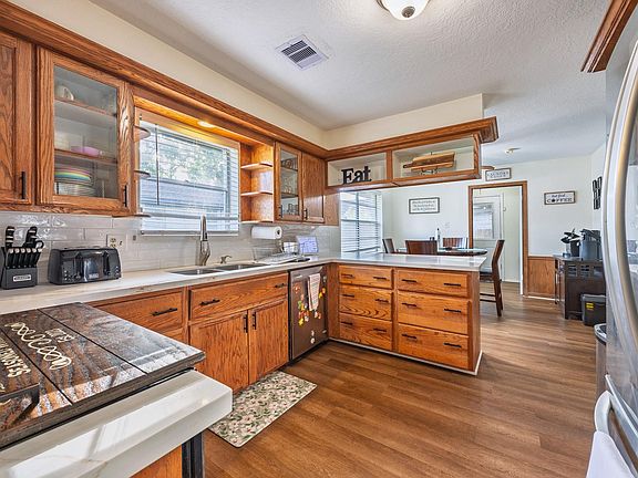 2nd image of 502 Red Bud Ln
