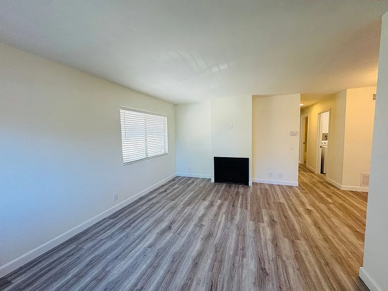 2591 La Paloma Cir — Photo 3