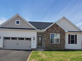 198 Edie Cir #63, Stewartstown, PA 17363