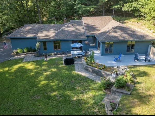 140 Burlingame Rd, Smithfield, RI 02917