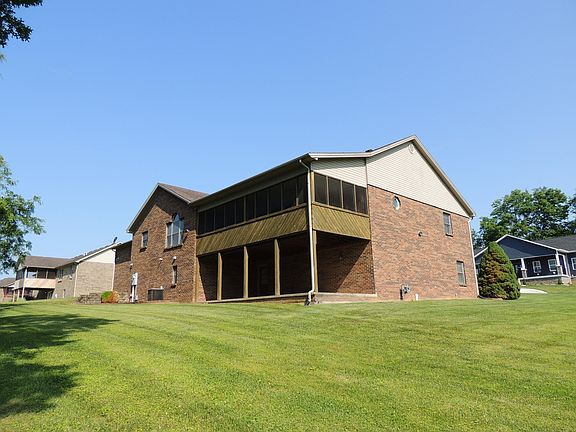 4th image of 170 Blueridge Dr