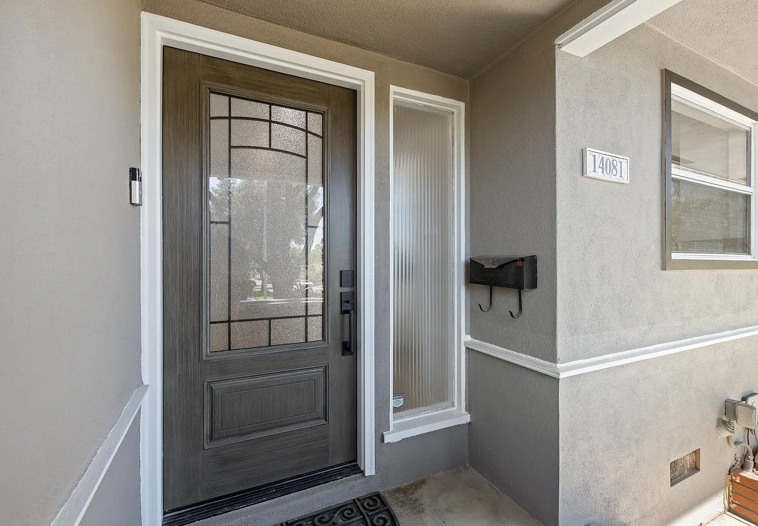 4 bed, 1460 sqft, $4,595 — Photo 2