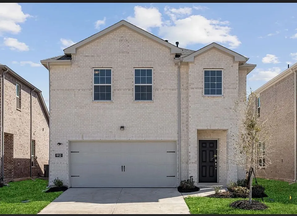 912 Santa Lucia Dr