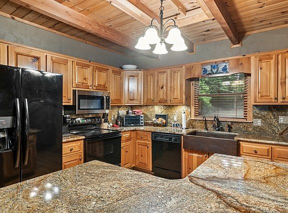 39th image of 61 River Bend Ct