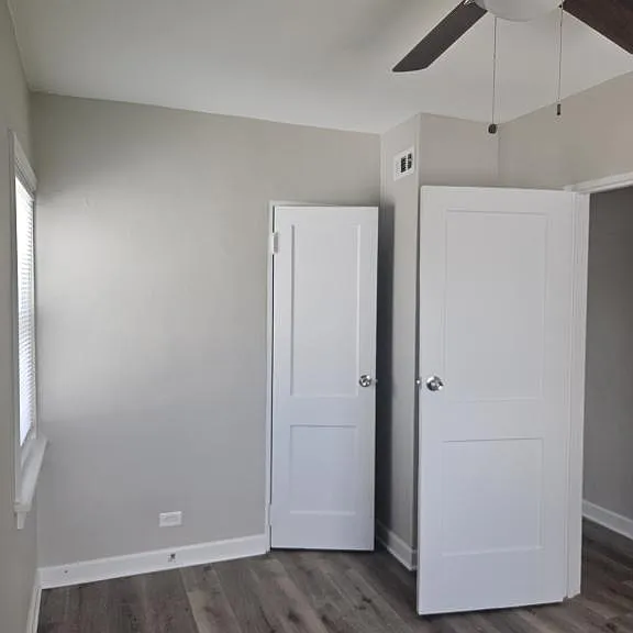 967 E Maple St — Photo 16