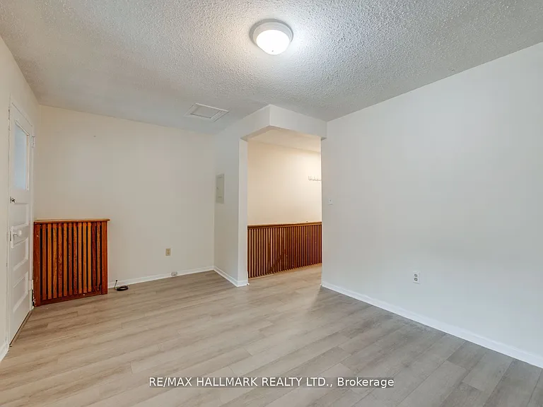 576 Ossington Ave S #2 — Photo 26