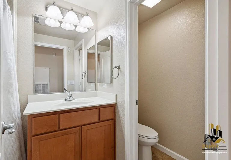 900 Moon Cir #922 — Photo 16