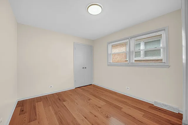7520 W Carmen Ave — Photo 6