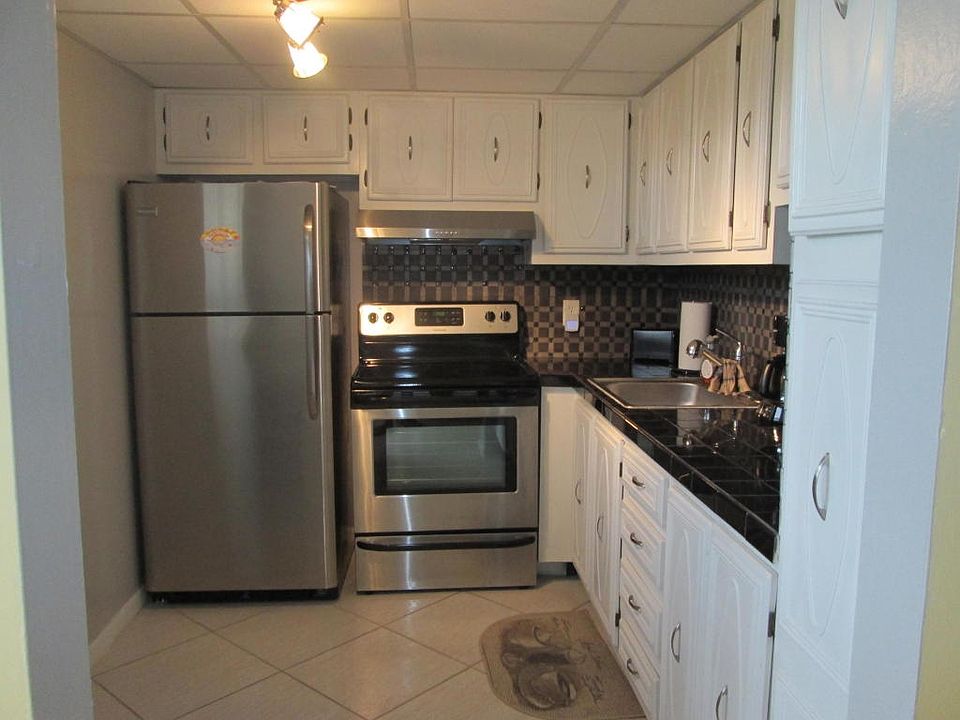 1st image of 2300 NE 1st Ln