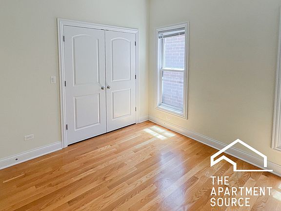 5th image of 2324 N Greenview Ave #3