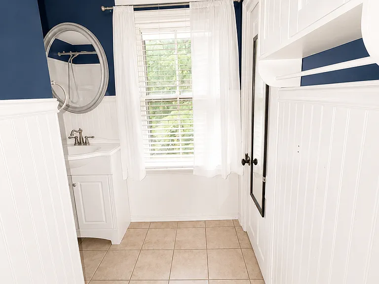31 Sheridan Ave #2 — Photo 4