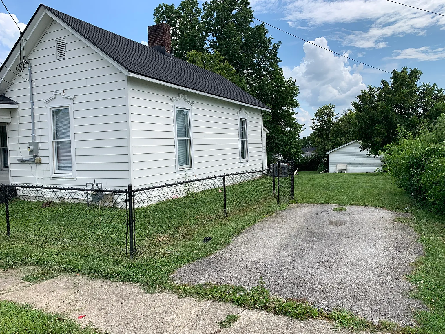 3 bed, 1250 sqft, $1,550 — Photo 2
