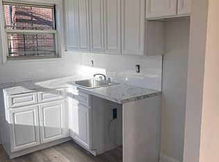 61-23 224th St #B2, Oakland Gardens, NY 11364