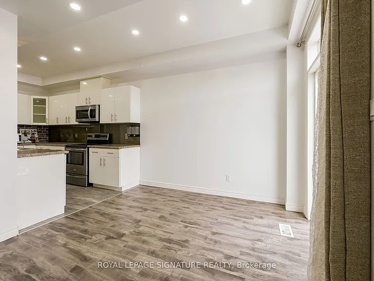 96 Highgate Dr #UPPER LEVEL A — Photo 14