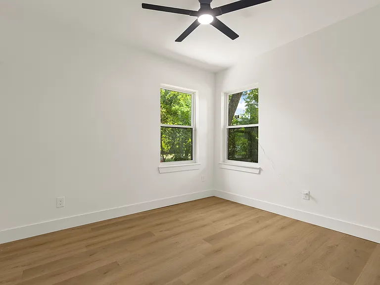 422 S Montreal Ave — Photo 19