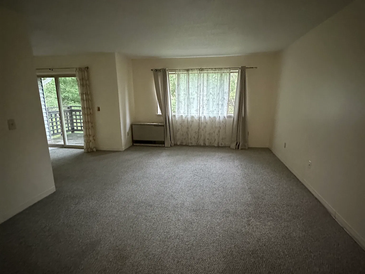 2 bed, 880 sqft, $2,100 — Photo 3