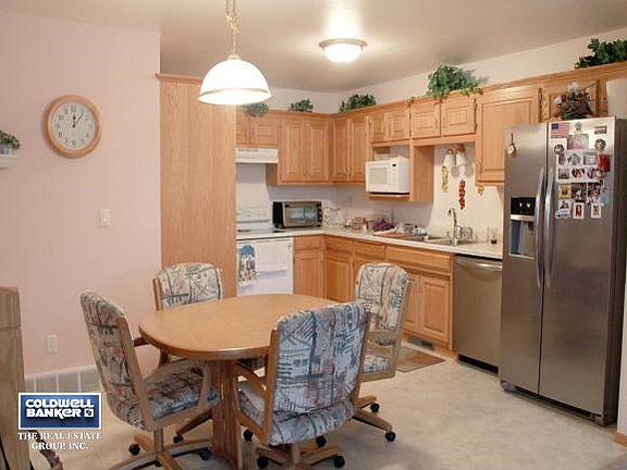 5th image of 840 E River Dr APT D