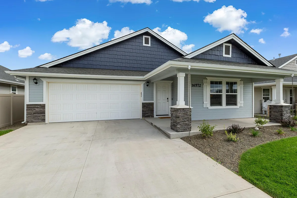 Building Photo - 16572 Cypress Ln