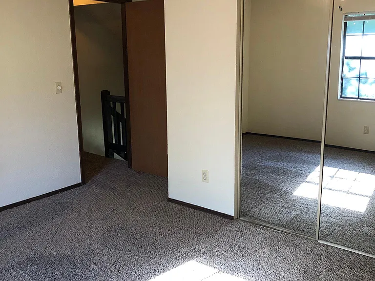 4424 S Robberson Ave — Photo 11