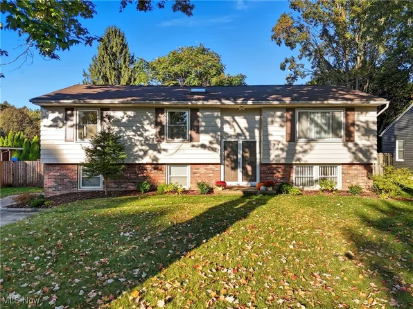 320 Caladonia Ave, Akron, OH 44333