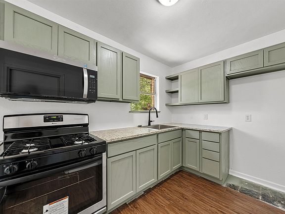 5th image of 3812 Acree St