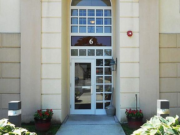 Main entrance 