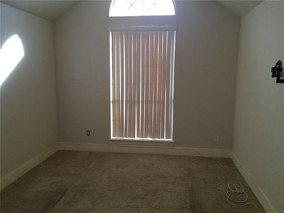 3rd image of 1625 Strayhorn Dr