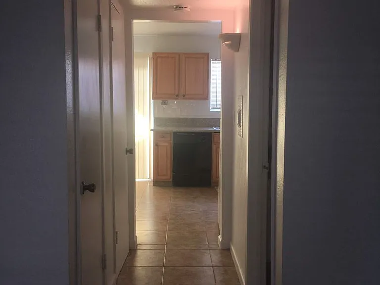 4544 N. Sharon Ave (670L-671G) — Photo 6