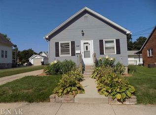 1011 Wright St, Bloomington, IL 61701