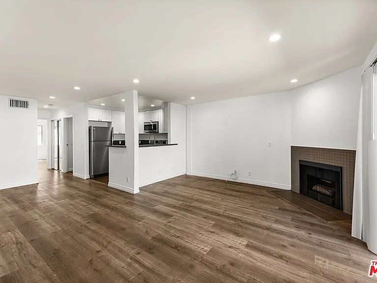 6212 Fulton Ave #103 — Photo 2