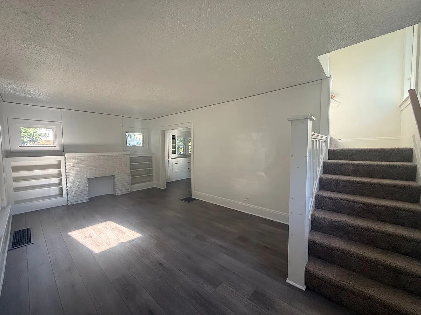 4 Bedroom 1.5 Bathroom single family home Rent Ready! — Photo 2