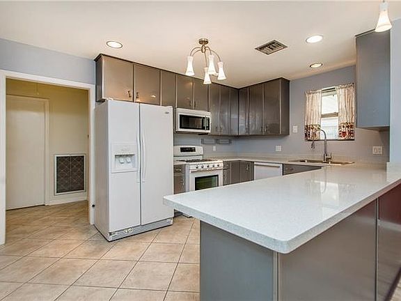 5th image of 622 N Murat St
