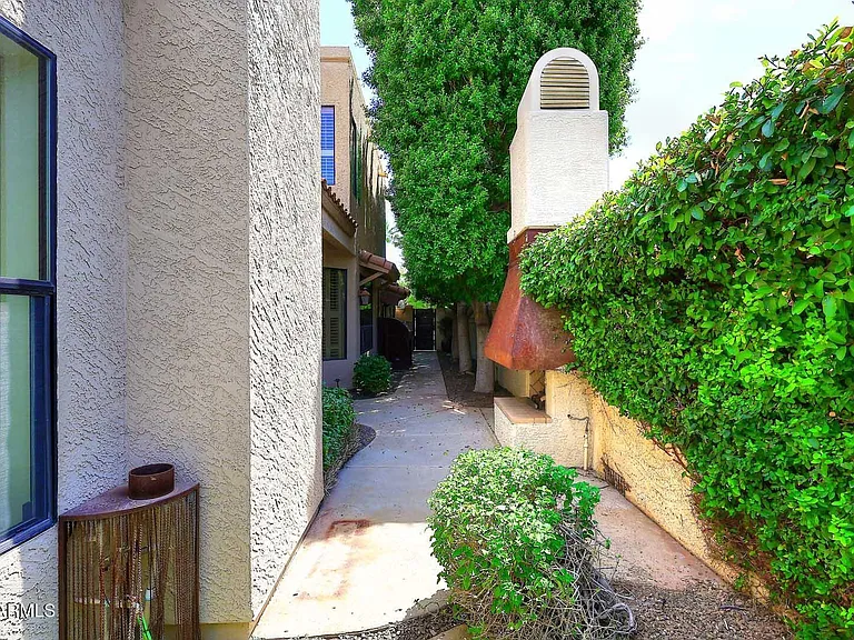 8100 E Camelback Rd #39 — Photo 38
