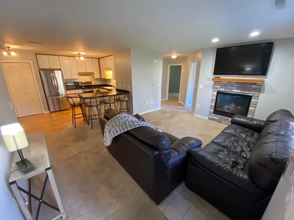 W169S7647 Gregory Dr APT B, Muskego, WI 53150