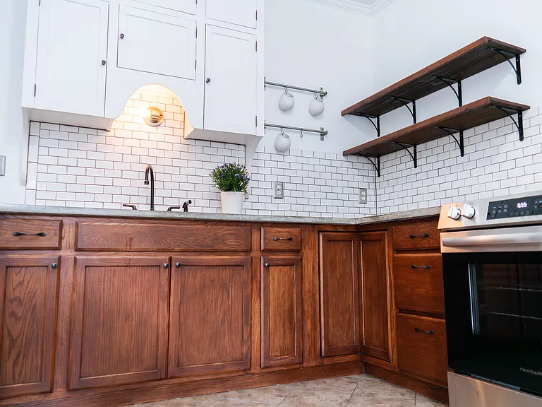 117 E Vine St — Photo 5