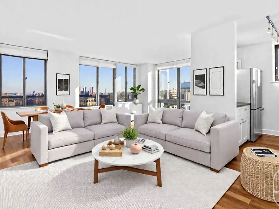 1st image of 290 3rd Ave APT 28C
