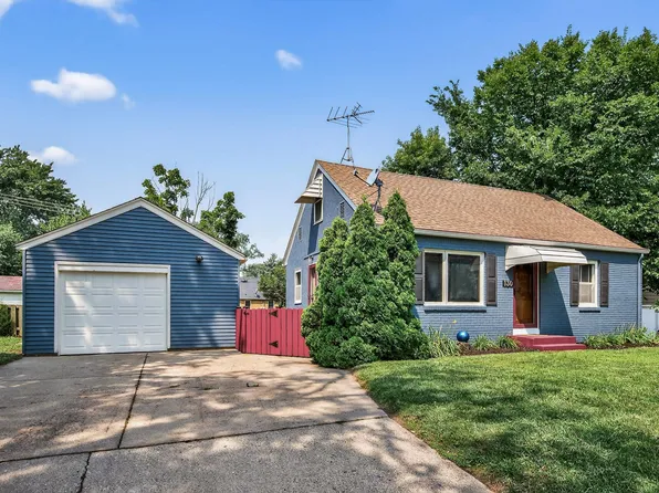 130 17th Ave S, Hopkins, MN 55343